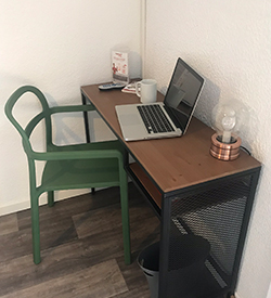 Chambre avec bureau et calme pour une escale ou visiter